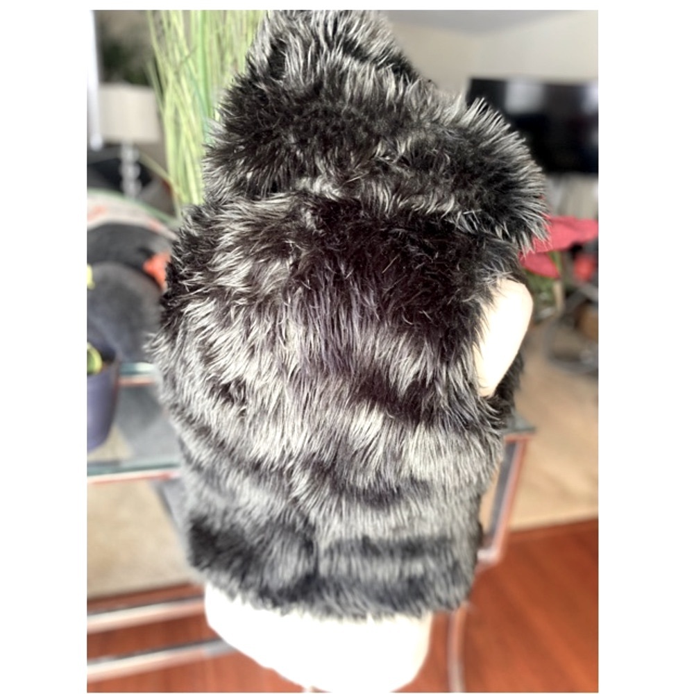 Faux fur vest (Black)